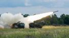 Anuncian EU y aliados el envío de Patriots, misiles y artillería a Ucrania 